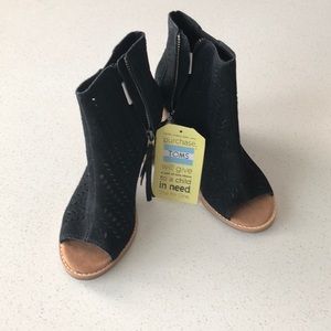 BBRAND NEW! Tom Wedges